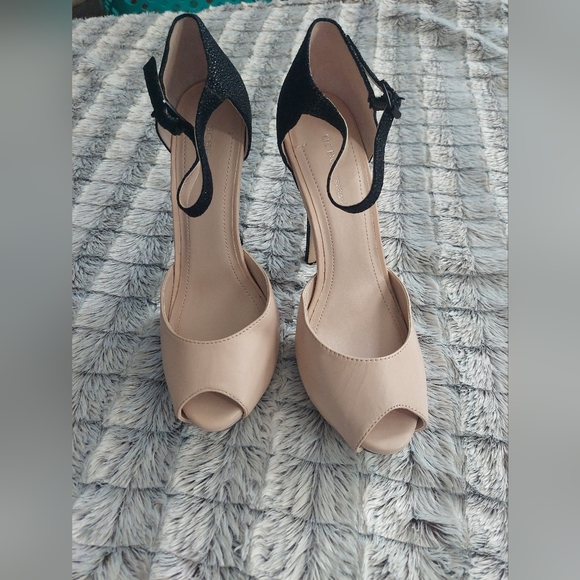 BCBGeneration open toe heels size 10 - Picture 2 of 11